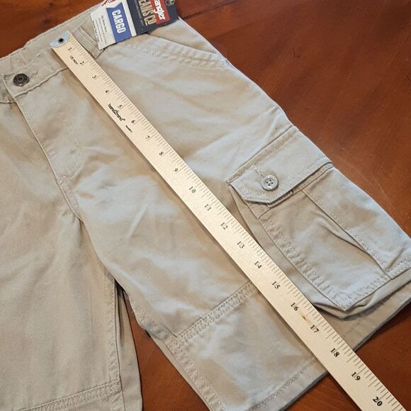 Wrangler Cargo Shorts - Picture 7 of 10